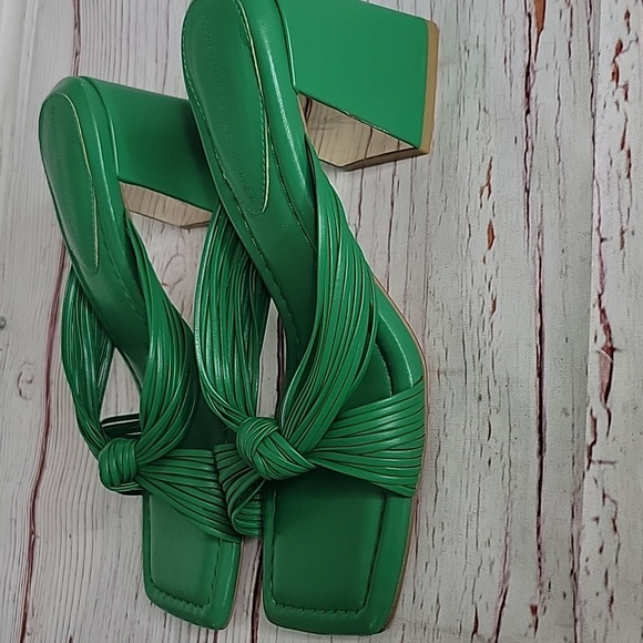 White House Black Market Elegant Green Women's Heeled Sandals SIZE 8 - Picture 10 of 10